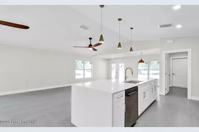 8575 100th Avenue, Vero Beach, FL 32967 - Photo 5