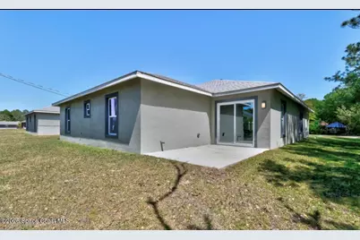 8575 100th Avenue, Vero Beach, FL 32967 - Photo 15