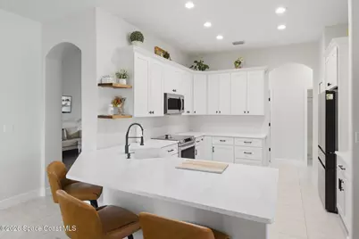 256 Brandy Creek Circle SE, Palm Bay, FL 32909 - Photo 9