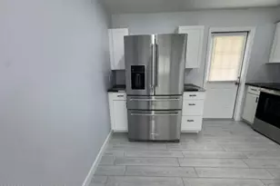 2137 Canterbury Ln, Melbourne, FL 32935 - Photo 5