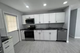 2137 Canterbury Ln, Melbourne, FL 32935 - Photo 3