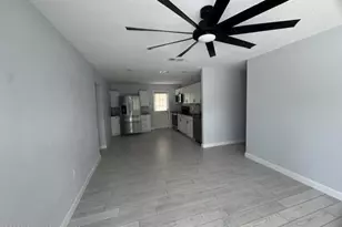2137 Canterbury Ln, Melbourne, FL 32935 - Photo 9