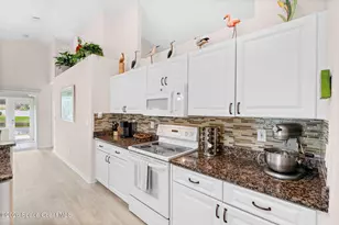 685 Naples Ct, Melbourne, FL 32904 - Photo 19