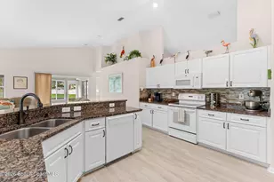 685 Naples Ct, Melbourne, FL 32904 - Photo 21