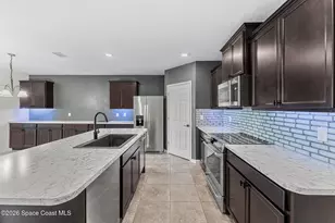 333 Guinevere Dr SW, Palm Bay, FL 32908 - Photo 13