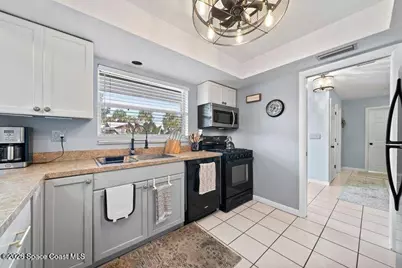 637 E Lincoln Avenue, Melbourne, FL 32901 - Photo 11