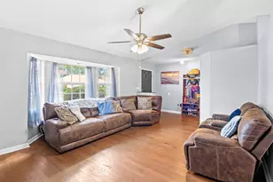823 Hunters Creek Dr, Melbourne, FL 32904 - Photo 3