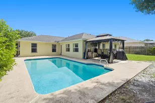 823 Hunters Creek Dr, Melbourne, FL 32904 - Photo 17