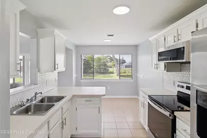 940 Forest Street NE, Palm Bay, FL 32907 - Photo 5