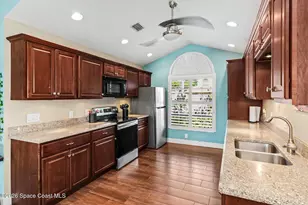 1611 Clover Cir, Melbourne, FL 32935 - Photo 5