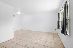 89 NW Irwin Ave, Melbourne, FL 32904 - Photo 3