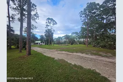 6870 Crepe Myrtle Drive, Grant-Valkaria, FL 32949 - Photo 17