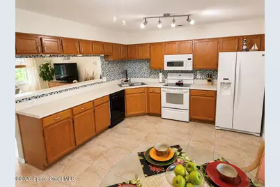 124 Madison Avenue, Cape Canaveral, FL 32920 - Photo 5