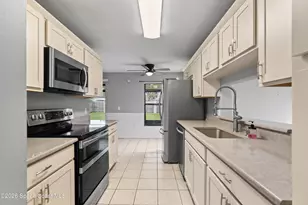 1624 Clover Cir, Melbourne, FL 32935 - Photo 9