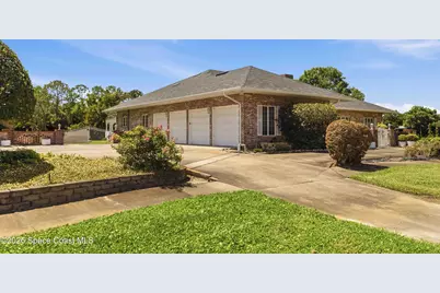 628 Pelican Bay Drive, Daytona Beach, FL 32119 - Photo 7