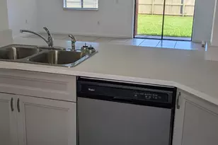 174 San Juan Cir, Melbourne, FL 32935 - Photo 9