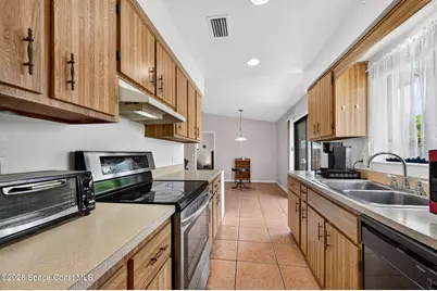 959 Sablon Street SE, Palm Bay, FL 32909 - Photo 13