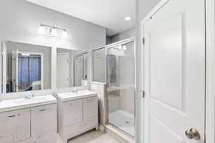 1045 Venetian Dr, Melbourne, FL 32904 - Photo 17