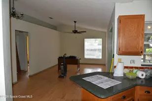 988 Hunt St NW, Palm Bay, FL 32907 - Photo 5
