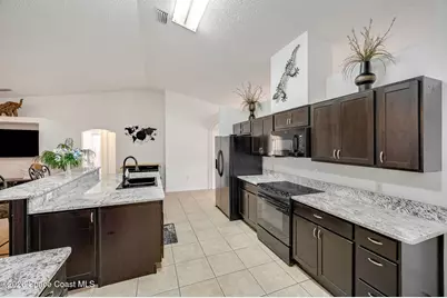 368 Thunderbird Avenue NW, Palm Bay, FL 32907 - Photo 9