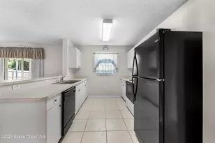 1324 Mandys Ct, Melbourne, FL 32934 - Photo 9