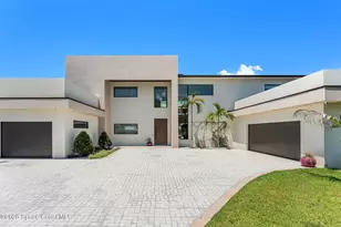 7866 Casuarina Dr, Melbourne Beach, FL 32951 - Photo 13