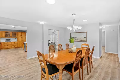 975 Oak Street, Merritt Island, FL 32953 - Photo 7