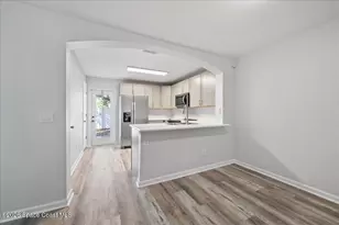 990 Luminary Cir, Melbourne, FL 32901 - Photo 7