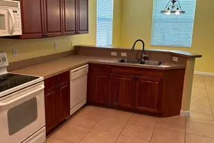 433 Gardendale Cir SE, Palm Bay, FL 32909 - Photo 3