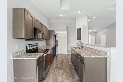 648 Munich Street NW, Palm Bay, FL 32907 - Photo 7