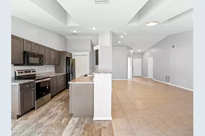 648 Munich Street NW, Palm Bay, FL 32907 - Photo 5