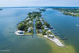 53 Vip Is, Grant-Valkaria, FL 32949 - Photo 39