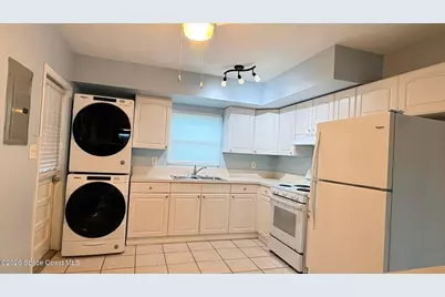 335 S Brevard Ave Avenue #E, Cocoa Beach, FL 32931 - Photo 11