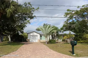 394 Royal Palm Dr, Melbourne, FL 32935 - Photo 1
