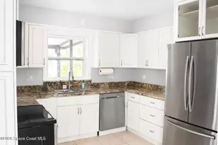 394 Royal Palm Dr, Melbourne, FL 32935 - Photo 3