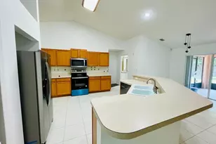670 Elmont St NW, Palm Bay, FL 32907 - Photo 5