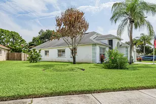 4891 Erin Ln, Melbourne, FL 32940 - Photo 3