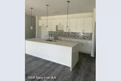 548 Santo Domingo Avenue SW, Palm Bay, FL 32908 - Photo 3
