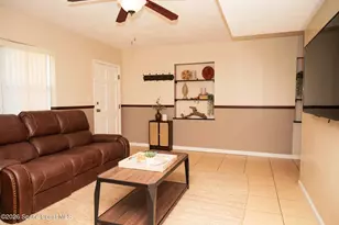 633 Wisteria Dr, Melbourne, FL 32901 - Photo 3