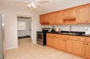 633 Wisteria Dr, Melbourne, FL 32901 - Photo 9