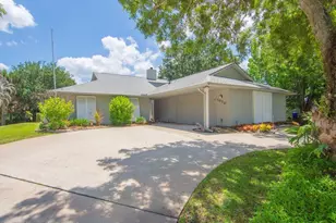 1070 47th Ave SW, Vero Beach, FL 32968 - Photo 3