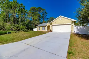 586 Sea Fury Ave SW, Palm Bay, FL 32908 - Photo 3