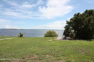 2910 Riverview Dr, Melbourne, FL 32901 - Photo 21