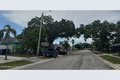 2407 18th Street E, Bradenton, FL 34207 - Photo 5