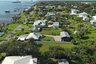 13485 N Indian River Dr, Sebastian, FL 32958 - Photo 11