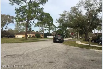 14104 Fennsbury Drive, Tampa, FL 33629 - Photo 5
