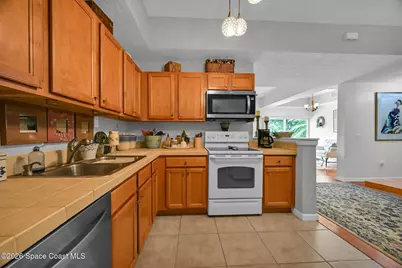 568 7th Square #101, Vero Beach, FL 32962 - Photo 37