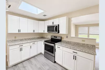 581 Borraclough Avenue NW, Palm Bay, FL 32907 - Photo 5