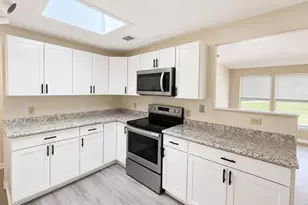 581 Borraclough Ave NW, Palm Bay, FL 32907 - Photo 5