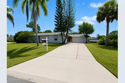 581 Borraclough Avenue NW, Palm Bay, FL 32907 - Photo 1